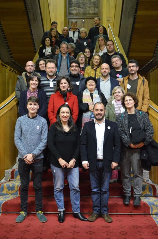 Foto familia no Parlamento de Galiza
